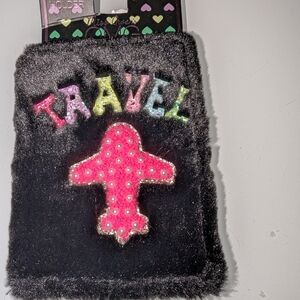 ❤️Miss Gwen's Omg Accessories Passport Holder/Wallet Faux Fur Travel